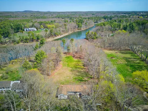 90 Southside Rd, York, ME 03909