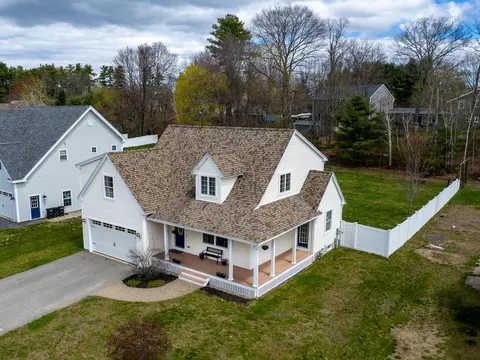 11 Carnation Dr, Gorham, ME 04038