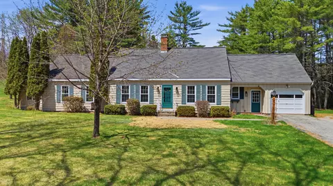 1520 Perkins Ridge Rd, Auburn, ME 04210