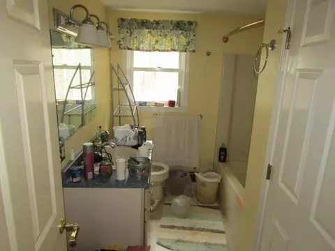 Bath - 530 River Rd, Woolwich, ME 04579 photo 9 of 9