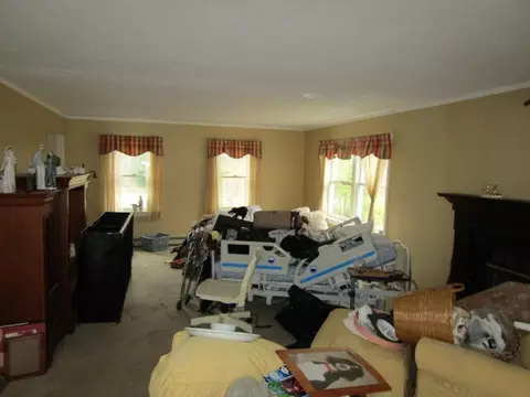 Living - 530 River Rd, Woolwich, ME 04579 photo 1 of 4