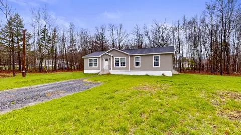 38 S Greenridge Hts, Oakland, ME 04963