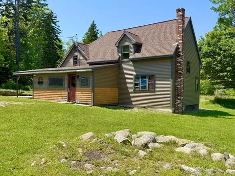 29 Hidden Dr, Vinalhaven, ME 04863