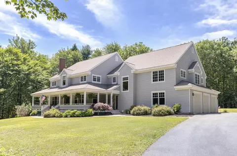 29 Blue Moon Dr, North Yarmouth, ME 04097