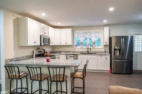 206 Livermore Falls Rd, Farmington, ME 04938