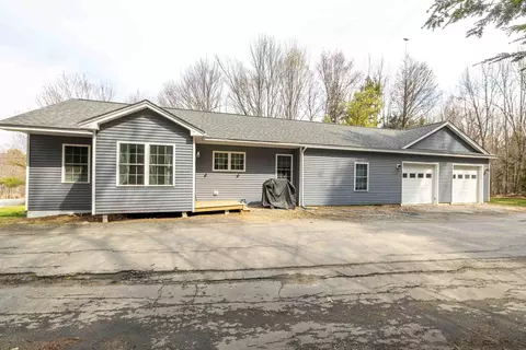 206 Livermore Falls Rd, Farmington, ME 04938