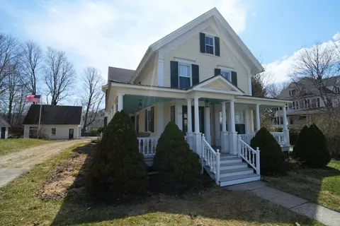 129 Main St, Houlton, ME 04730