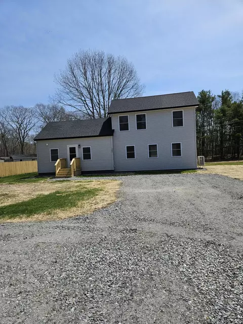 303 Maquoit Rd, Brunswick, ME 04011