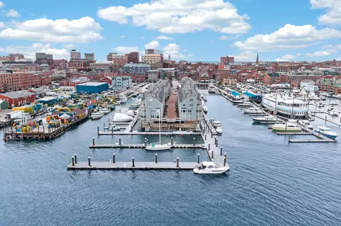 201 Chandlers Wharf #201, Portland, ME 04101