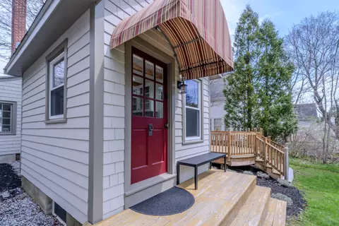 106 Beech St, Rockland, ME 04841