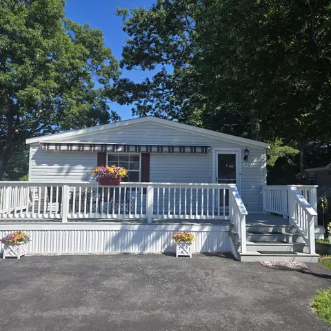 21 Whistle Stop Cir, Wells, ME 04090