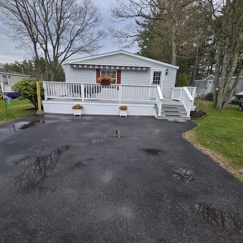 21 Whistle Stop Cir, Wells, ME 04090