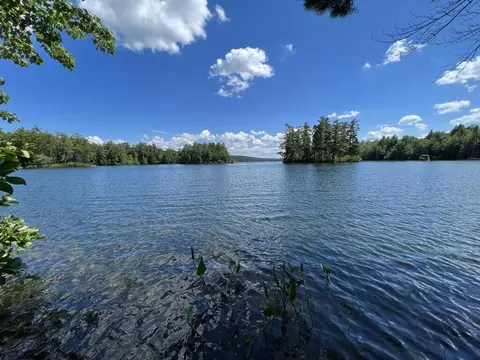 19 Mayberry Lndg, Naples, ME 04055