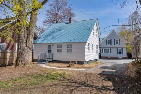 26 Vernon St, Auburn, ME 04210