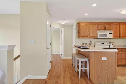 Entry Way - 42 Forest Ave, Windham, ME 04062 photo 2 of 4