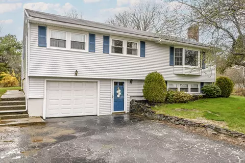 31 Vernon Rd, Cape Elizabeth, ME 04107
