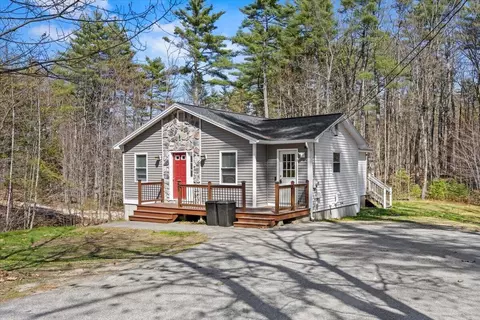 483 New Dam Rd, Lake Arrowhead, ME 04061