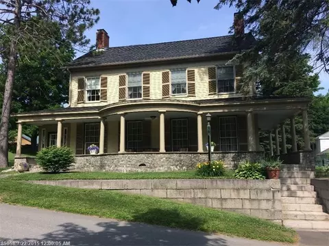 13 Calais Ave, Calais, ME 04619