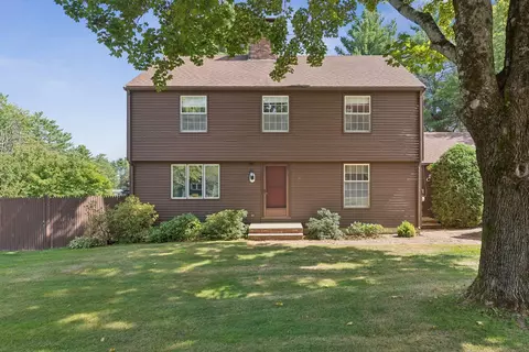 9 Sunderland Dr, Auburn, ME 04210