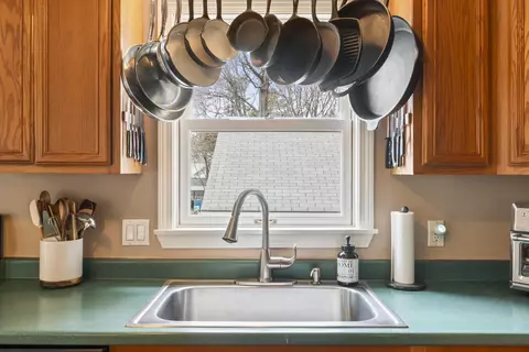 Kitchen - 7 Bickford Ave, Brunswick, ME 04011 photo 3 of 4