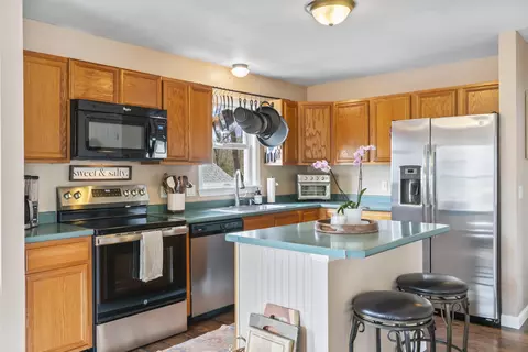 Kitchen - 7 Bickford Ave, Brunswick, ME 04011 photo 2 of 4
