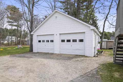 Exterior - 7 Bickford Ave, Brunswick, ME 04011 photo 4 of 7