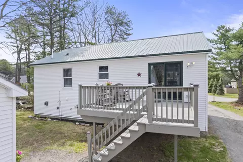 Exterior - 7 Bickford Ave, Brunswick, ME 04011 photo 1 of 7