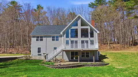 43 Hoyt Dr, Monmouth, ME 04259