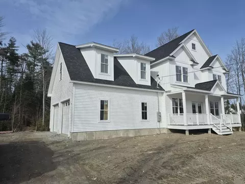 8 Freedom Ave, Hampden, ME 04444