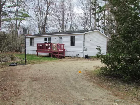 7 Yeaton Ln, West Paris, ME 04289