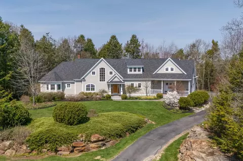 37 Mary Ln, Cumberland, ME 04110
