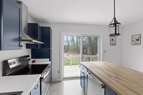 Kitchen - 53 Ames Dr, Woolwich, ME 04579 photo 11 of 12