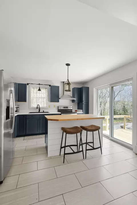 Kitchen - 53 Ames Dr, Woolwich, ME 04579 photo 2 of 12