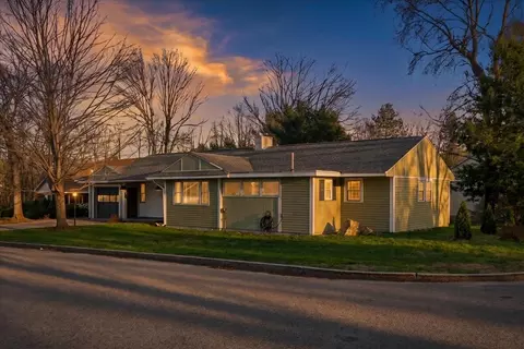 78 Houghton St, Auburn, ME 04210