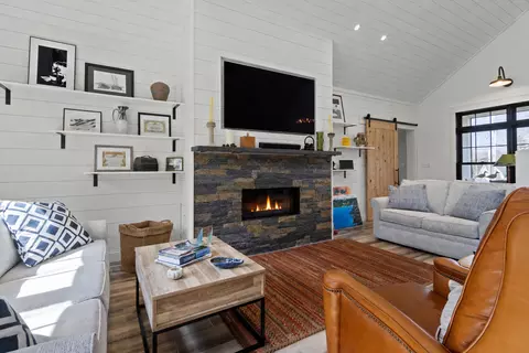 Living - 34 Eider Rd, Harpswell, ME 04079 photo 3 of 11