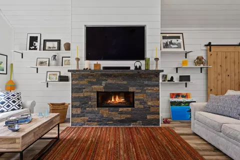 Living - 34 Eider Rd, Harpswell, ME 04079 photo 2 of 11