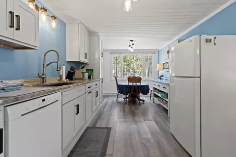 Kitchen - 34 Eider Rd, Harpswell, ME 04079 photo 11 of 12