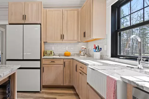 Kitchen - 34 Eider Rd, Harpswell, ME 04079 photo 6 of 12