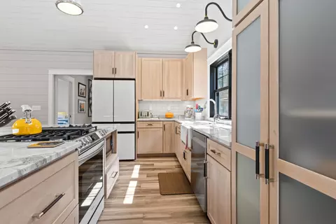Kitchen - 34 Eider Rd, Harpswell, ME 04079 photo 4 of 12