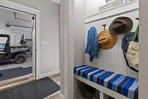 Entry Way - 34 Eider Rd, Harpswell, ME 04079 photo 2 of 10