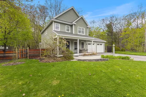 2 Douglas Rd, Scarborough, ME 04074