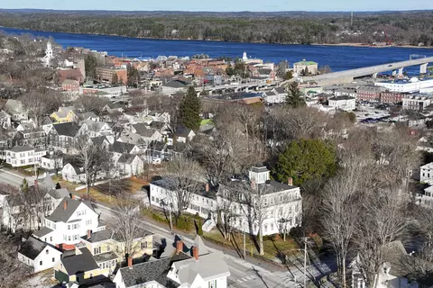 103 South St, Bath, ME 04530