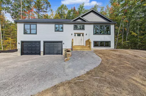24 Mayberry Lndg, Naples, ME 04055