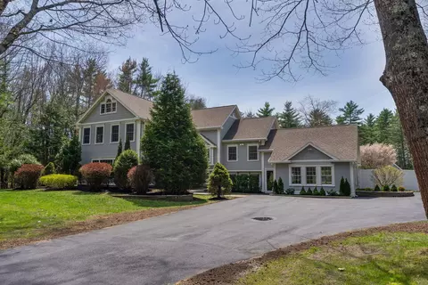 31 Old Blue Point Rd, Scarborough, ME 04074
