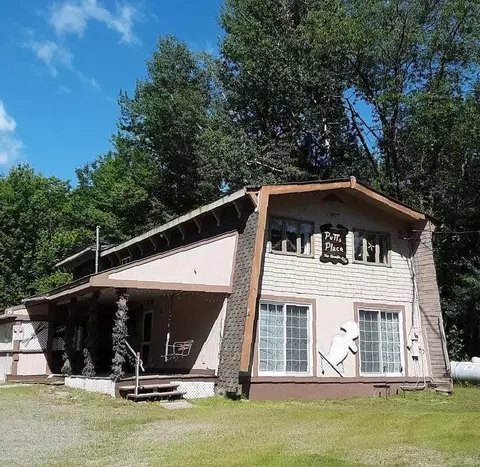 8 Main St, Eustis, ME 04936