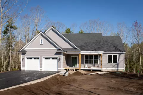 174 Tamrox Dr, Arundel, ME 04046
