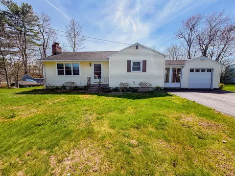 13 Westbrook Ter, Hampden, ME 04444