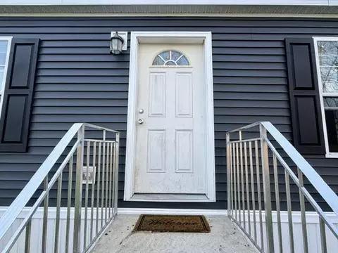 6 Philbrick Rd, Sidney, ME 04330