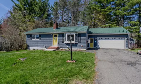 25 Arbor Dr, Veazie, ME 04401