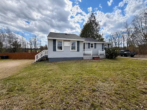 Exterior - 402 Roosevelt Trl, Windham, ME 04062 photo 2 of 6